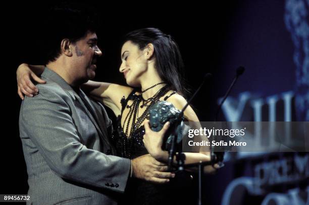 Pedro Almodovar present the prize Goya to the best actress Penelope Cruz, 1998.