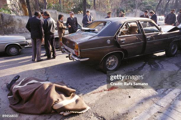 Cadaver of viceadmiral Cristobal Colon de Carvajal assassinated by ETA The corpse of the vice-admiral lies in the floor covered with a blanket beside...