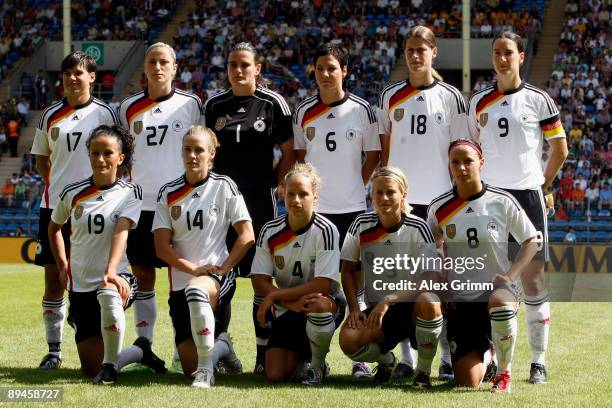 Team Germany Ariane Hingst, Bianca Schmidt, Nadine Angerer, Linda Bresonik, Kerstin Garefrekes, Birgit Prinz, Fatmire Bajramaj, Simone Laudher,...