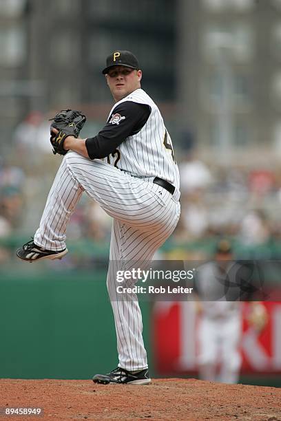 Evan Meek of the Pittsburgh Pirates pitches during the game against the San Francisco Giants at PNC Park on July 19, 2009 in Pittsburgh,...