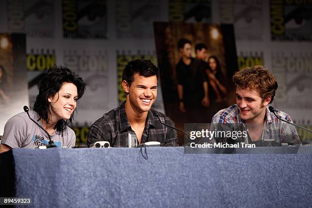 Actors Kristen Stewart, Taylor Lautner and Robert Pattinson attend the 2009 Comic-Con "Twilight: New Moon" press conference held at the Hilton San...