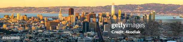 panorama da cidade de san francisco - oakland california skyline - fotografias e filmes do acervo