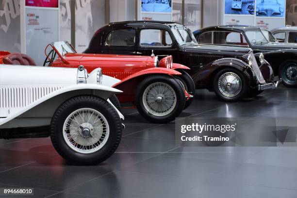 oldtimer alfa romeo vehicles - auto auction stock pictures, royalty-free photos & images