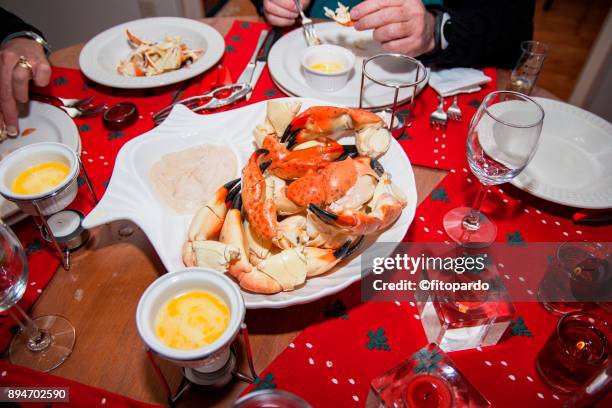 stone crab dining - crab legs stock pictures, royalty-free photos & images