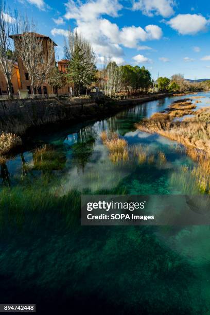The water of the pit, as you can see, is of great quality but continuously losing water while transfering to the Spanish Levante.