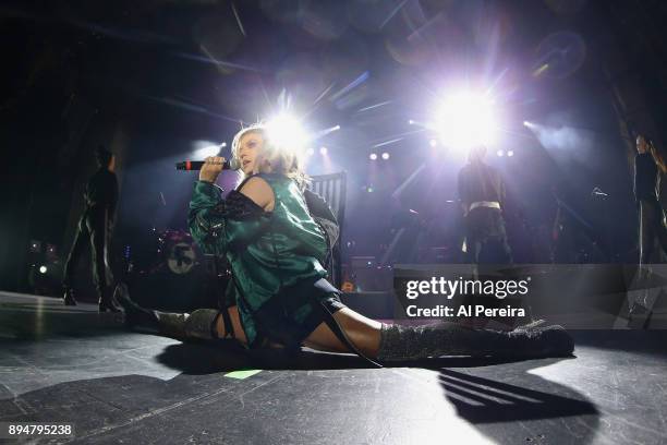 Fergie performs at the 2017 WBLI FaLaLaLaLaLaFest at The Paramount Theater on December 17, 2017 in Huntington, New York.