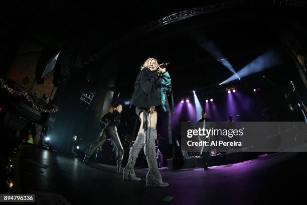 Fergie performs at the 2017 WBLI FaLaLaLaLaLaFest at The Paramount Theater on December 17, 2017 in Huntington, New York.