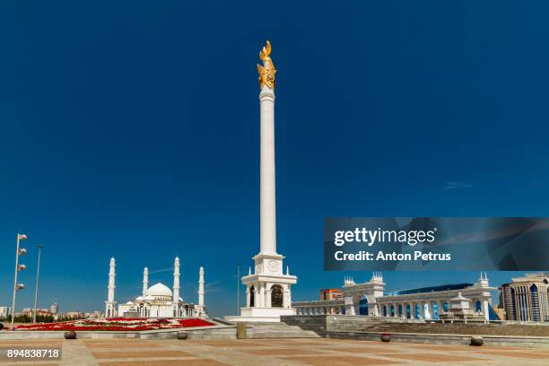 kazak eli stella. independent symbol of kazakhstan. astana - astana imagens e fotografias de stock