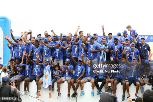 The Guayaquil team Club Sport Emelec is the new champion of Ecuadorian football after defeating the Defina de Manta, the match was played at the...