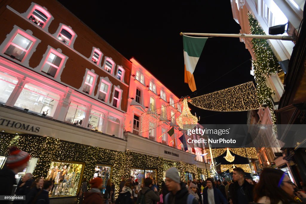 Daily life during Christmas season in Dublin