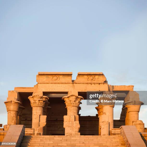 kom ombo temple at sunset - marc mateos stock pictures, royalty-free photos & images