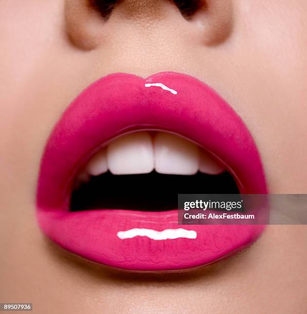 rosa labios - pink lips fotografías e imágenes de stock