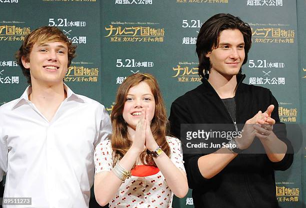 Actor William Moseley, actress Georgie Henley, actor Ben Barnes attend "The Chronicle of Narnia: Prince Caspian" press conference at Park Hyatt Tokyo...