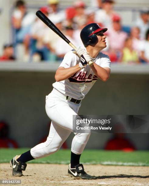 Robin Ventura of the Chicago White Sox bats during a spring training game at Ed Smith Stadium in Sarasota, Florida during the 1989 season.