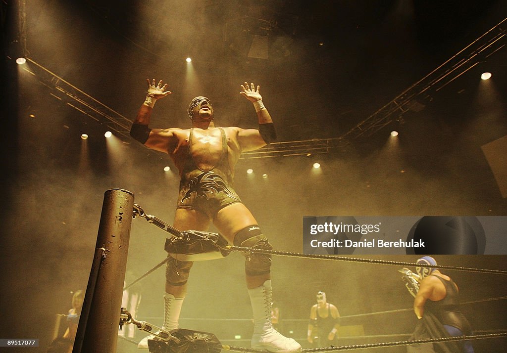 Mexican Lucha Libre Wrestlers Battle In London