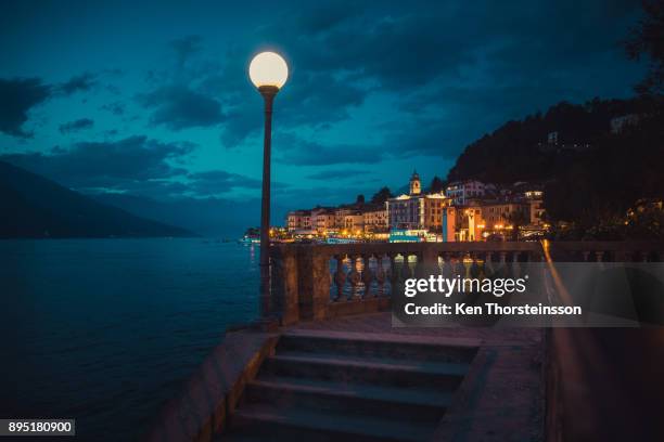 night time in bellagio, italy - ken lombard stock pictures, royalty-free photos & images