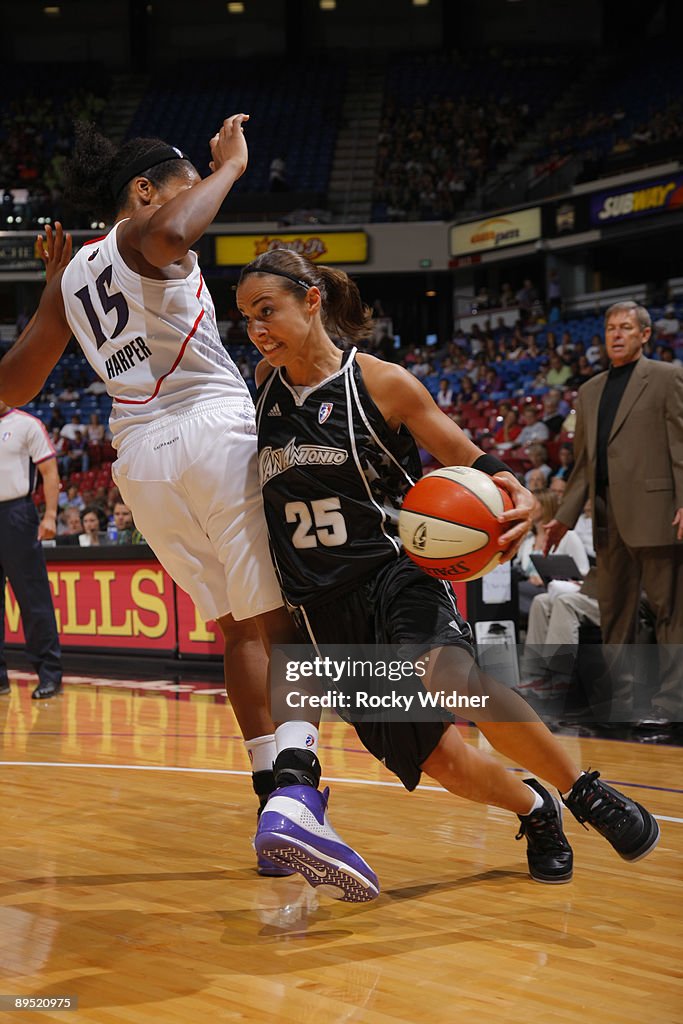 San Antonio Silver Stars v Sacramento Monarchs