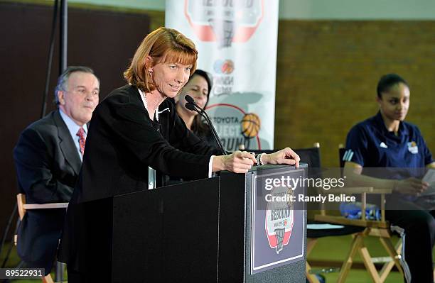 Margaret Stender, President and CEO of the Chicago Sky addresses the crowd while Richard M. Daley, Mayor, City of Chicago, Donna Orender, President,...