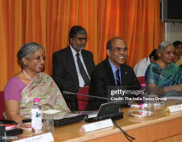 Subbah Rao Subbarao Photos and Premium High Res Pictures - Getty Images