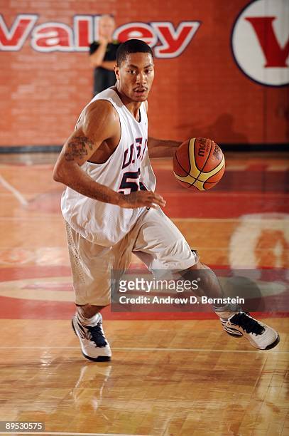 Derrick Rose of the USA Men's National Basketball Team drives the ball up court during mini-camp on July 24, 2009 at Valley High School in Las Vegas,...