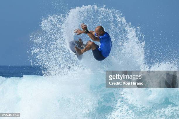 Kelly Slater competes in the 2017 Billabong Pipe Masters on December 18, 2017 in Pupukea, Hawaii.