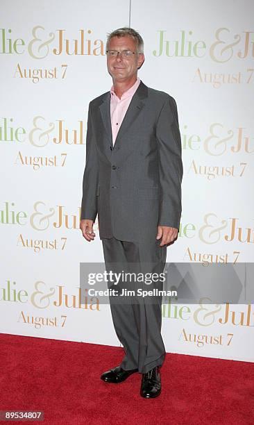 Director Stephen Daldry attends the "Julie & Julia" premiere at the Ziegfeld Theatre on July 30, 2009 in New York City.