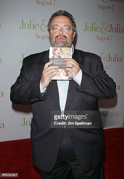 Restaurateur Drew Nieporent attends the "Julie & Julia" premiere at the Ziegfeld Theatre on July 30, 2009 in New York City.