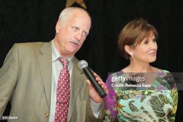 Richard Dreyfuss and Carrie Fisher