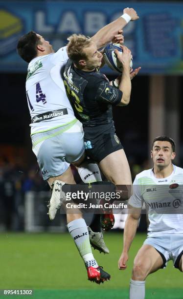 Sean Maitland of Saracens, Nick Abendanon of Clermont during the European Rugby Champions Cup match between ASM Clermont Auvergne and Saracens at...