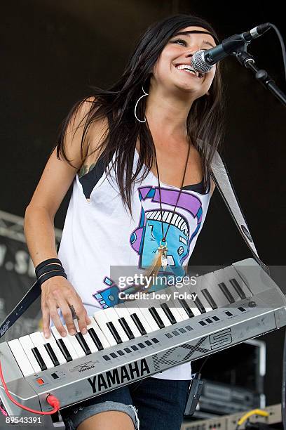 Canadian singer-songwriter Valerie Poxleitner aka 'Lights' performs at the 15th annual Vans Warped Tour at the Verizon Wireless Music Center on July...