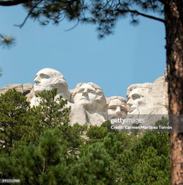 low angle view of mt rushmore national monument against clear sky - mt rushmore national monument imagens e fotografias de stock