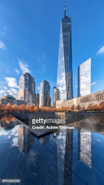 one world trade center and 9/11 memorial, new york city, usa - one world trade center stock pictures, royalty-free photos & images