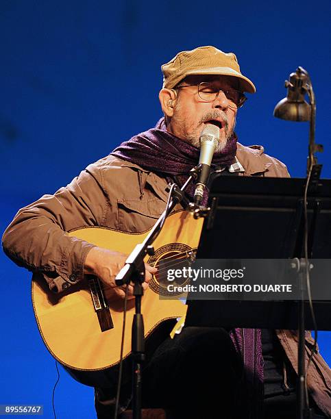 Cuban singer Silvio Rodriguez performs during a presentation on August 1, 2009 in Asunción, Paraguay. Rodriguez visits the country at the invitation...