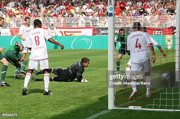 Naldo of Bremen scores the second goal during the DFB Cup first round match between 1.FC Union Berlin and SV Werder Bremen at the Stadion an der...