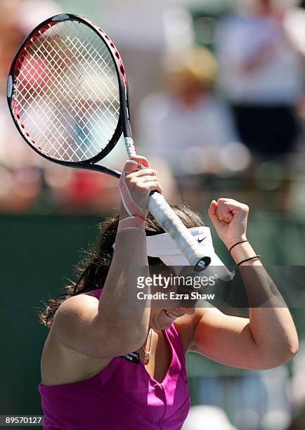 Marion Bartoli of France celebrates match point over Venus Williams in the final match of the Bank of the West Classic August 2, 2009 in Stanford,...