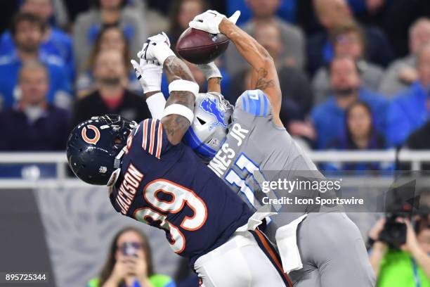 Detroit Lions wide receiver Marvin Jones catches a pass against Chicago Bears free safety Eddie Jackson during a game between the Chicago Bears and...