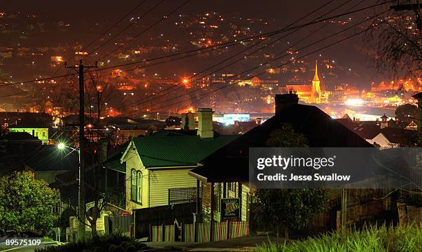 the houses on the hill - launceston foto e immagini stock