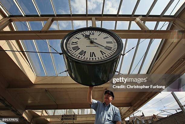 Carnforth Clock Cinema Clock Photos and Premium High Res Pictures - Getty Images