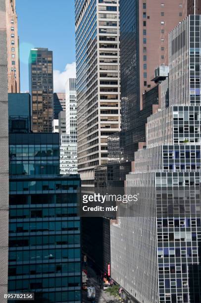 new york city manhatten - skyline arch stock-fotos und bilder