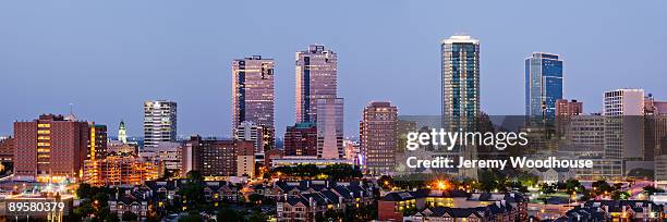 fort worth skyline - fort worth fotografías e imágenes de stock