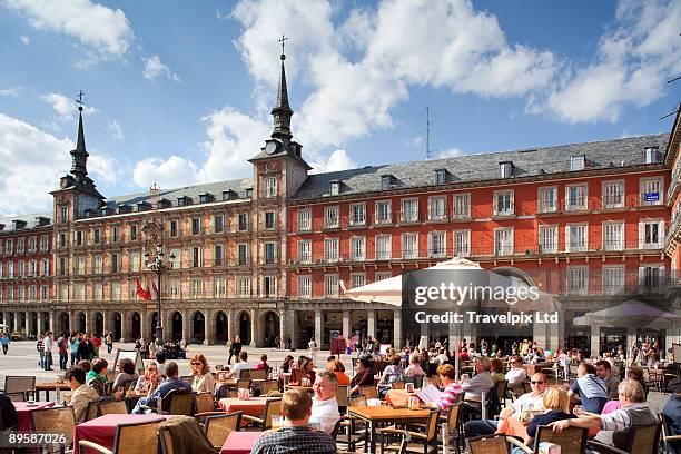 pavement cafes, plaza mayor - madrid bildbanksfoton och bilder