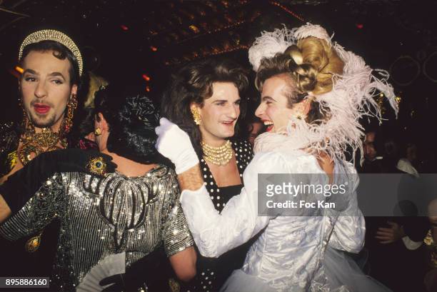 Emmanuel de Brantes, Frederic Beigbeder and Cyril Bedel attend Le Bal des Degoutantes a Caca's Club Party at Castel Club in the 1990s in Paris,...