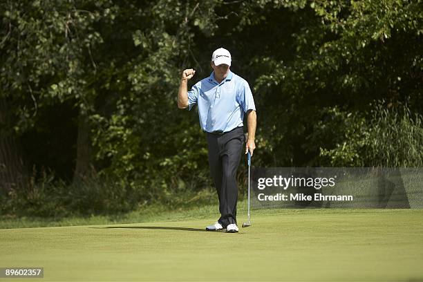 Fred Funk victorious after making putt on No 14 green during Sunday play at Crooked Stick GC. Carmel, IN 8/2/2009 CREDIT: Mike Ehrmann