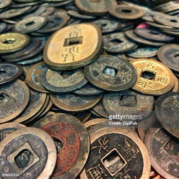 money: copper coins of edo period - edo period - fotografias e filmes do acervo