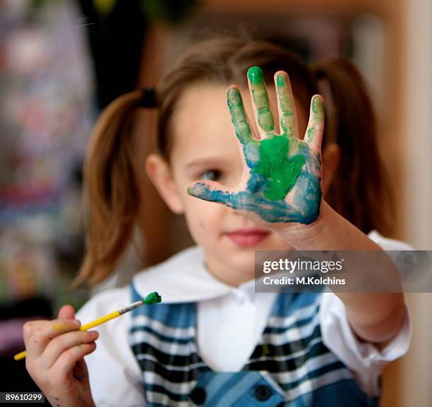 finger painting - 4 girls finger painting stock pictures, royalty-free photos & images