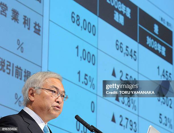 Norio Sasaki, president of Japanese high-tech giant Toshiba, deliveres a speech during a press conference in Tokyo on August 5, 2009. Toshiba was...
