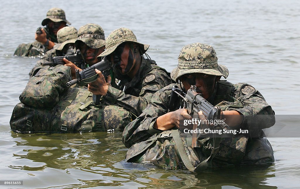South Korean Special Warfare Command Hold Sea Infiltration Drill