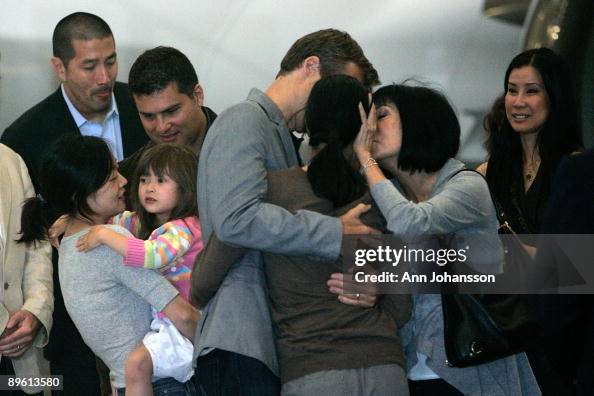 Bill Clinton Returns Journalists Euna Lee And Laura Ling To U.S. Bill Clinton Returns Journalists Euna Lee And Laura Ling To U.S.