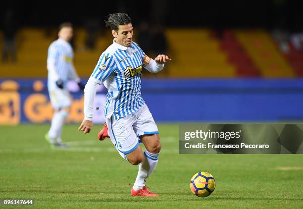 Sergio Floccari of Spal in action during the Serie A match between Benevento Calcio and Spal at Stadio Ciro Vigorito on December 17, 2017 in...