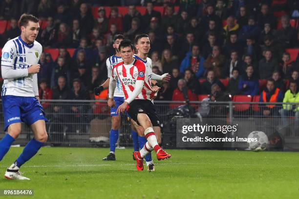 Hirving Lozano of PSV scores the fourth goal to make it 3-1 during the Dutch KNVB Beker match between PSV v VVV-Venlo at the Philips Stadium on...